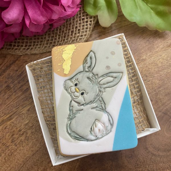 NEM567 sketch rabbit over shoulder